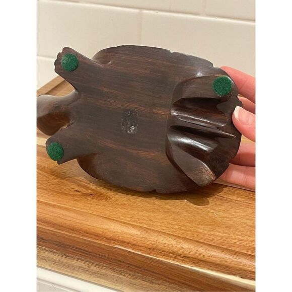 Hand carved Mahogany turtle - Picture 6 of 8